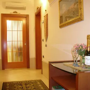 https://casamariamaddalena.hotelslidodijesolo.com